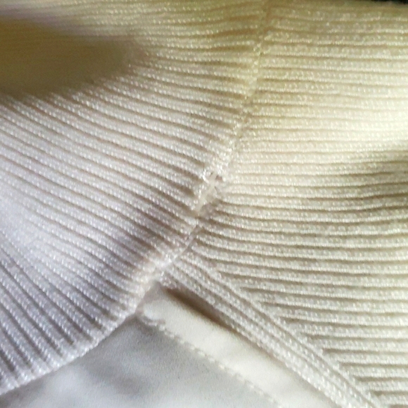 White Dynamite turtleneck top - Picture 5 of 5